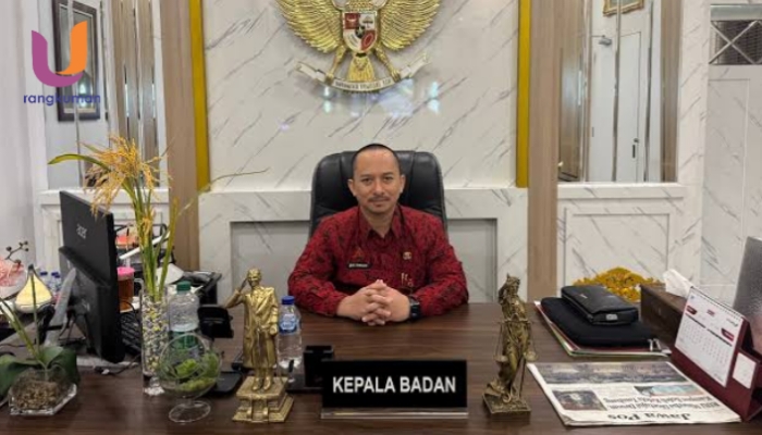 POTRET. Kepala BAPPEDA Sumenep, Arif Firmanto, saat diwawancarai oleh awak media beberapa waktu lalu. (Dok. Istimewa/Rangkuman.net)