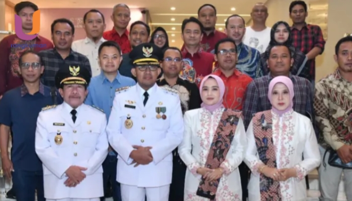 POTRET. Sesi Foto Bersama Forkopimda Sumenep usai acara Pelantikan Bupati dan Wakil Bupati Sumenep di Istana Negara beberapa waktu lalu. (Dok. Istimewa/Rangkuman.net) 