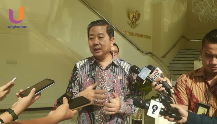 Ketum GAPMMI Adhi S Lukman di Kantor Wapres, Jakarta, saat diwawancarai awak media beberapa waktu lalu. (Dok. Istimewa/Rangkuman.net)