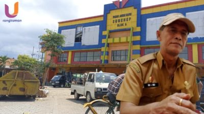 POTRET. Kepala UPT Pasar Sumenep, Ibnu Hajar saat memberikan keterangan terkait kebersihan pasar. (Dok. Ury/Rangkuman.net) 