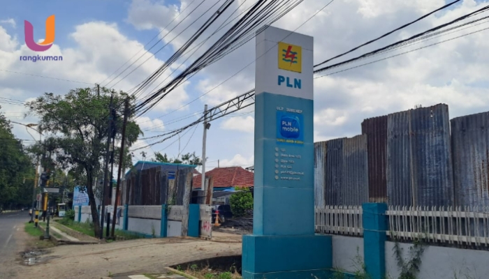 POTRET. Kator ULP PLN Sumenep, di Jl. Urip Sumoharja, Mastasek, Pabian, Kec. Kota Sumenep, (Dok. Ury/Rangkuman.net) 