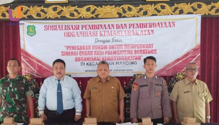 POTRET. Kepala Bakesbangpol Sumenep, Drs. Achmad Dzulkarnain, saat menghadiri kegiatan pembinaan dan pemberdayaan Ormas beberapa waktu lalu, (Dok. Istimewa/Rangkuman.net)