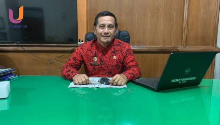 POTRET. Kepala Dinsos P3A Sumenep, Mustangin, saat diwawancarai awak media beberapa waktu lalu, (Dok. Istimewa/Rangkuman.net)