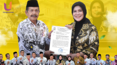 POTRET. Penyerahan salinan keputusan tersebut dilakukan langsung oleh Kepala LLDIKTI Wilayah VII Jawa Timur, Prof. Dr. Dyah Sawitri, M.Si, Kepada Ketua PPLP-PT PGRI Sumenep, H. Sunarjo,(Dok. Rangkuman.net) 