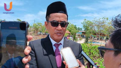 POTRET. Kepala BRIDA Sumenep, Benny Irawan, saat diwawancarai oleh awak media (Dok. Ury/Rangkuman.net)