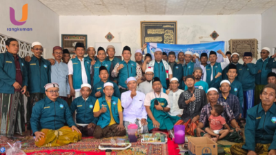 POTRET. Para alumni IKAMAMUBA 96/99 berfoto bersama dalam Reuni Akbar ke-IX di Banyuates, Sampang.
