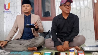 POTRET. Fajar Satria dan Kuasa Hukumnya, Kamarullah saat melakukan konferensi pers, di kantor LBH Ahmad Madani Putra dan rekan-rekan (Rangkuman.net) 